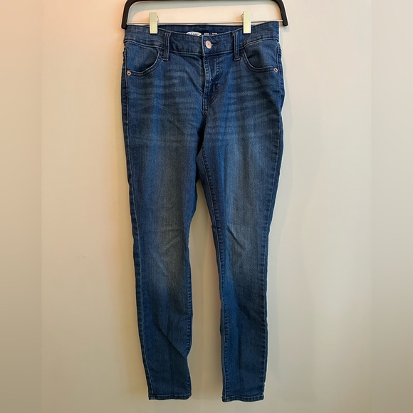 Old Navy Super Skinny Jeans. Size 2. Blue denim. - Picture 1 of 3